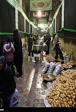 عکس خبري -گزارش تصويري/تهيه و طبخ نذري نهار تاسوعا در بازار تهران 