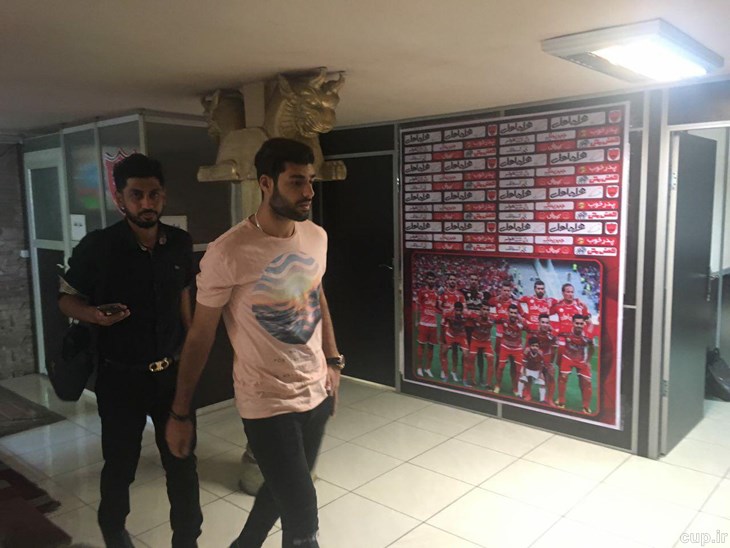 عکس خبري -قرارداد مهدي طارمي با پرسپوليس تمديد شد