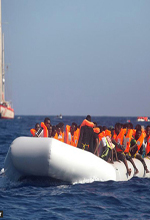 عکس خبري -گزارش تصويري/ لحظه نجات مهاجران از آب‌هاي مديترانه